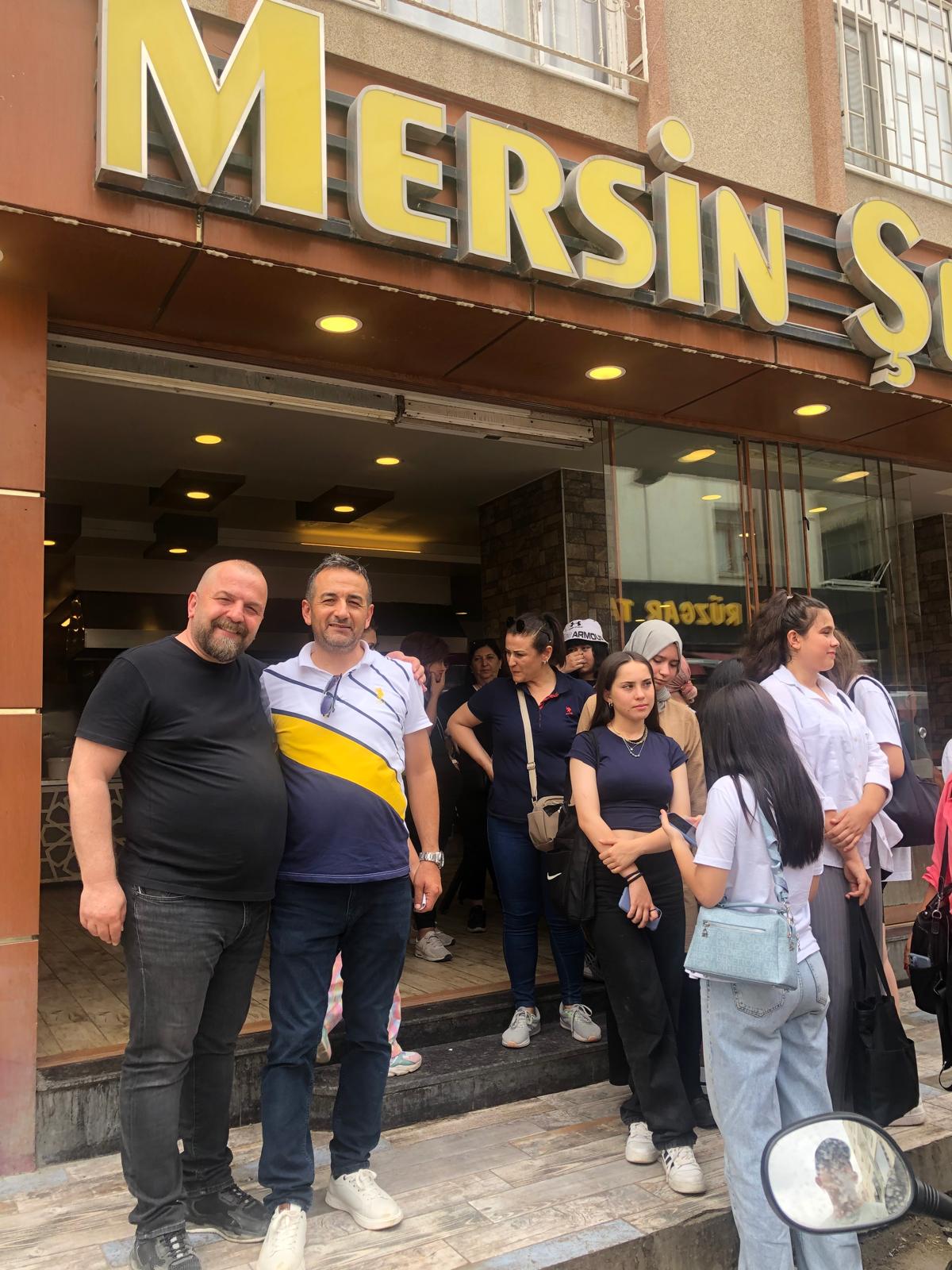 Mersin Şef Tantuni giriş yakın çekim