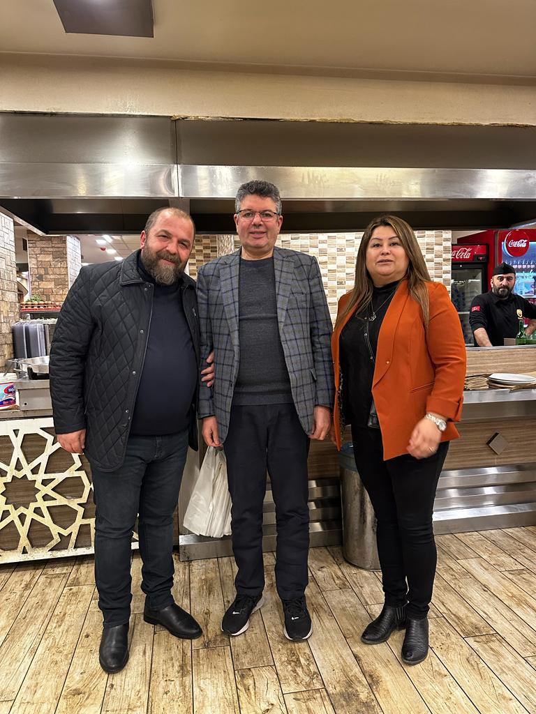 Salonumuzda masa servisi