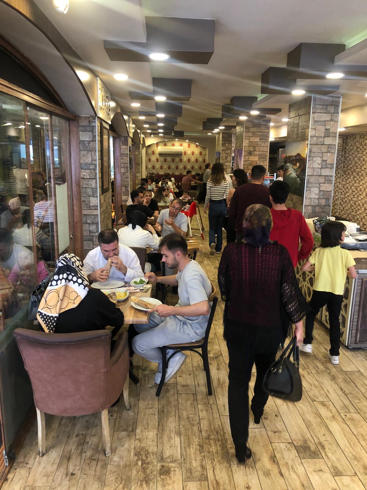 Yoğun saatlerde salonumuz